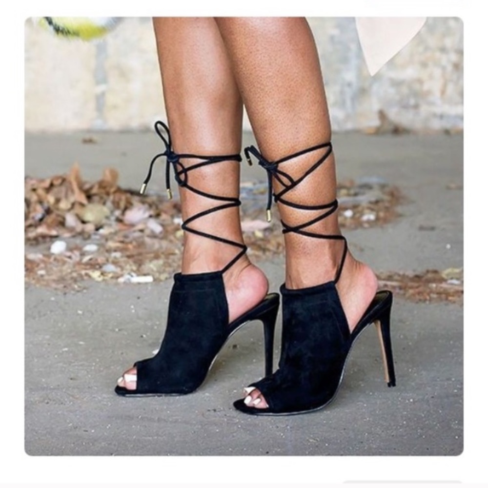 Steve Madden Sophie Lace up Pump